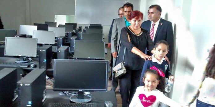 Recorren instalaciones Recorren instalaciones