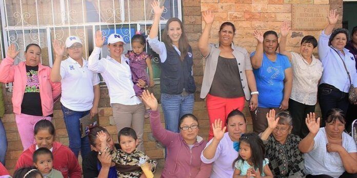 Noemí Luna en campaña Noemí Luna en campaña