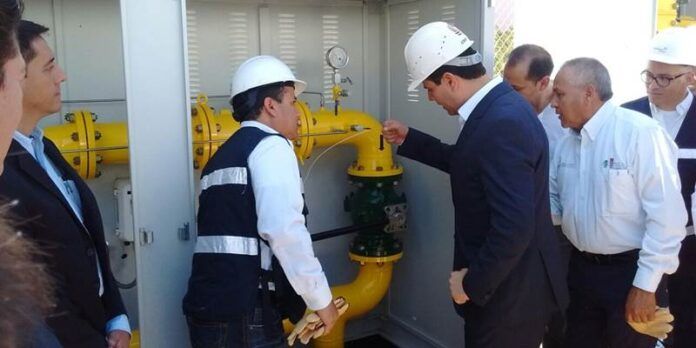 El gobernador abre la válvula El gobernador abre la válvula