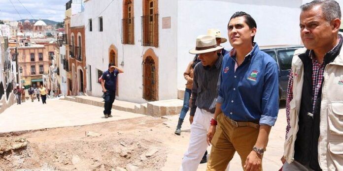 Carlos Peña supervisó la obra