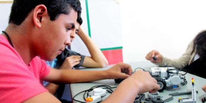 Apoyarán a estudiantes destacados