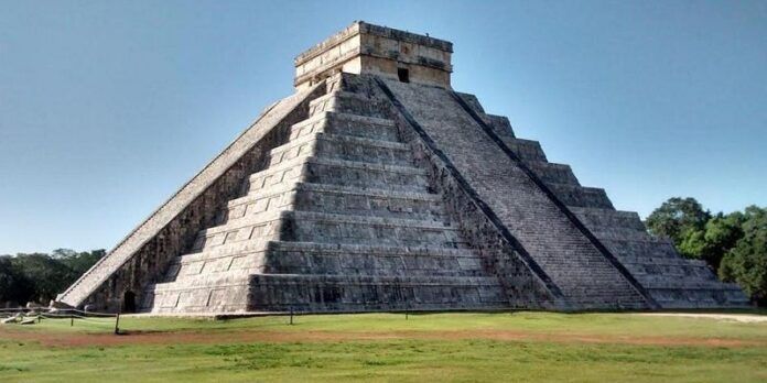 Pirámide de Kukulcán Pirámide de Kukulcán