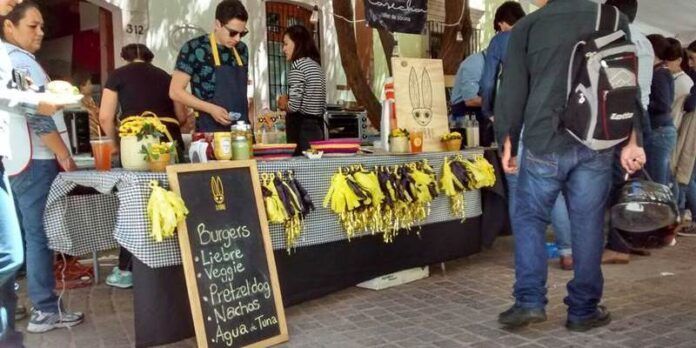 Ropa, accesorios y deliciosas creaciones. Ropa, accesorios y deliciosas creaciones.