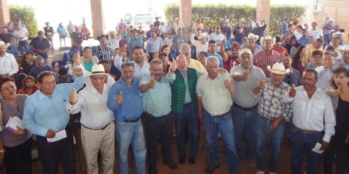 Pedro de León se reúne con productores Pedro de León se reúne con productores