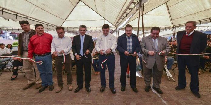 Inauguran foro en plaza cívica de presidencia de Fresnillo Inauguran foro en plaza cívica de presidencia de Fresnillo