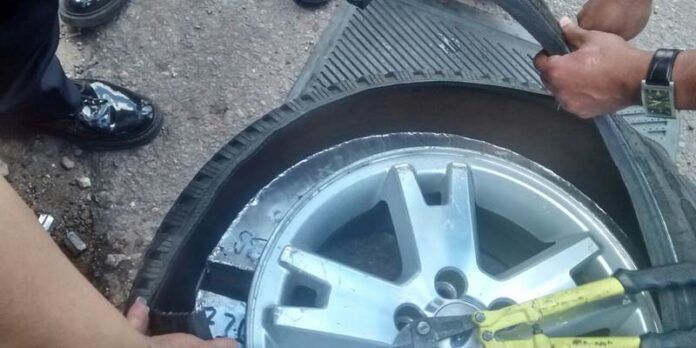 Llevaban la droga en las llantas de la camioneta Llevaban la droga en las llantas de la camioneta