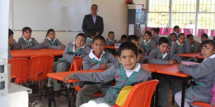 El lunes 24 de agosto comienzan las clases El lunes 24 de agosto comienzan las clases