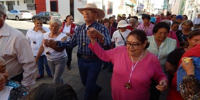 Participan abuelitos fresnillenses Participan abuelitos fresnillenses