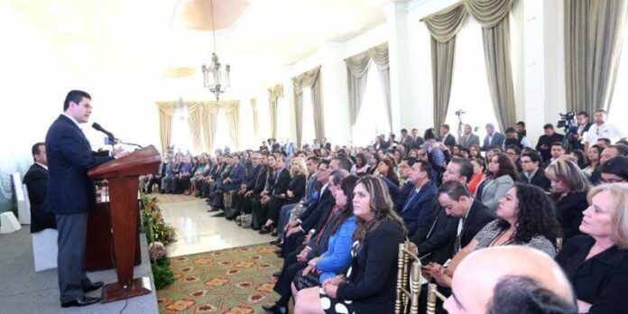 Alonso Reyes inauguró la reunión Alonso Reyes inauguró la reunión