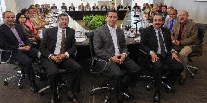 Miguel Alonso en reunión de Gabinete Miguel Alonso en reunión de Gabinete