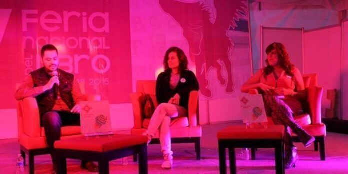 Comentan la publicación en Feria del Libro