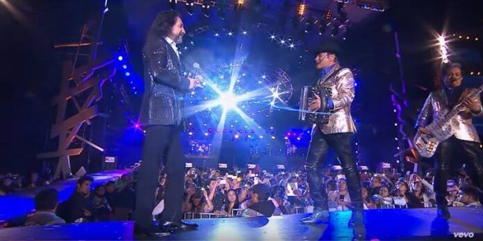 Los Tigres del Norte cantaron con Marco Antonio Solís. Los Tigres del Norte cantaron con Marco Antonio Solís.