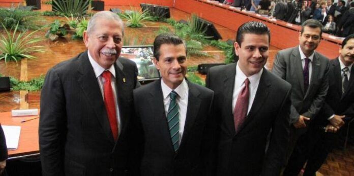 Miguel Alonso con Enrique Peña Nieto Miguel Alonso con Enrique Peña Nieto