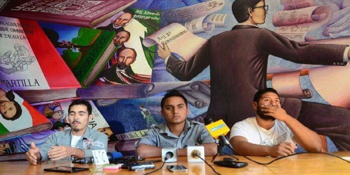 Estudiantes dieron conferencia de prensa