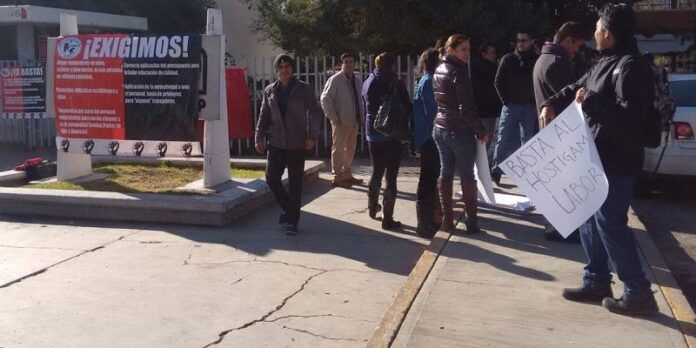 Docentes denuncian despilfarros Docentes denuncian despilfarros