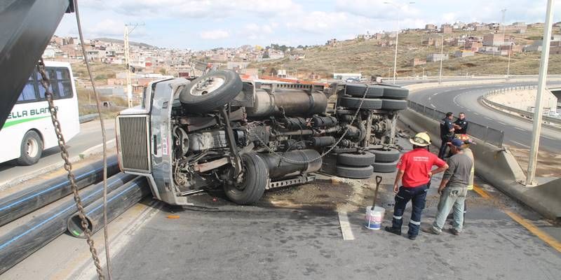 camion volcado 3