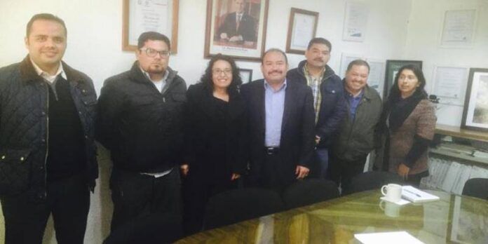 Firmaron un convenio. Firmaron un convenio.
