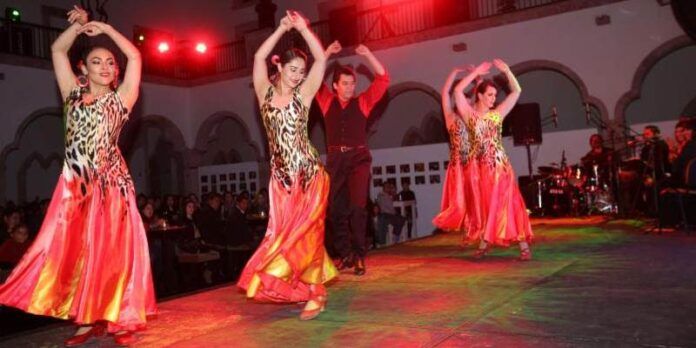 Bailaores en escena Bailaores en escena