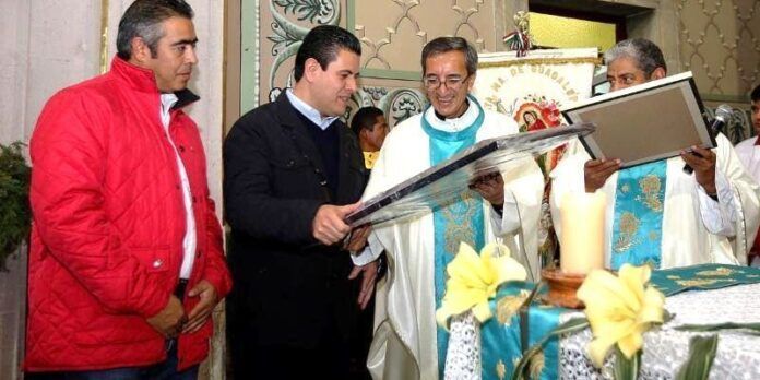 Miguel Alonso recibió un reconocimiento Miguel Alonso recibió un reconocimiento
