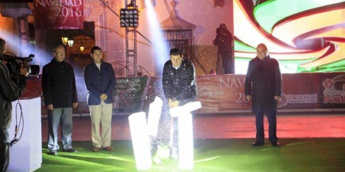 Gobernador rompe el hielo inaugural Gobernador rompe el hielo inaugural