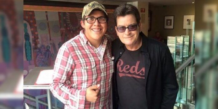 Fans se tomaron fotos con el actor Fans se tomaron fotos con el actor