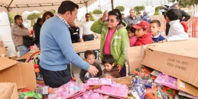 Beneficiaron a niños de colonias populares y comunidades Beneficiaron a niños de colonias populares y comunidades