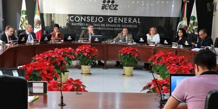 Consejo General del Ieez en sesión Consejo General del Ieez en sesión