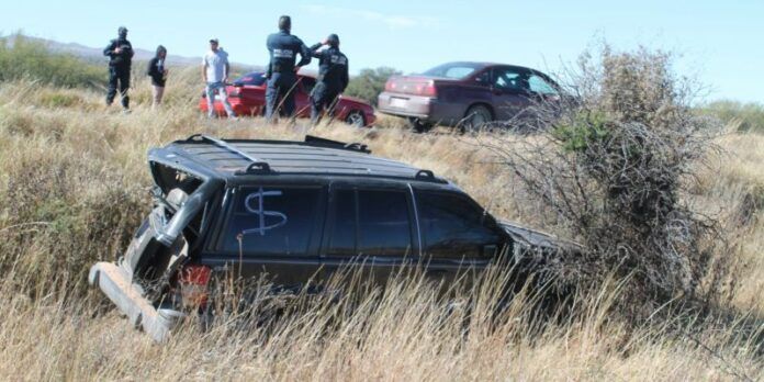 Salió del camino la camioneta luego del choque Salió del camino la camioneta luego del choque