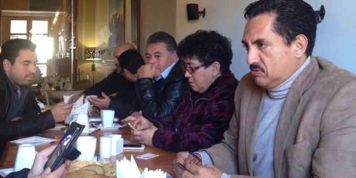 Líderes perredistas dieron conferencia de prensa este domingo Líderes perredistas dieron conferencia de prensa este domingo