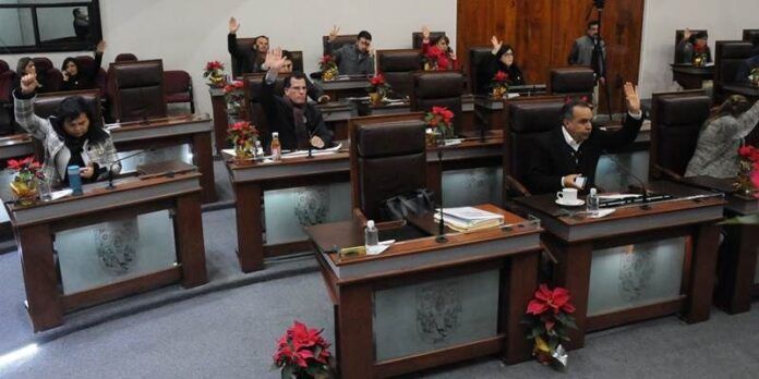 Votan diputados Votan diputados