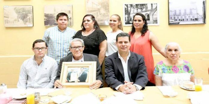 Aniversario periódico Alacrán Aniversario periódico Alacrán