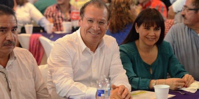 Pedro de León y su esposa Pedro de León y su esposa