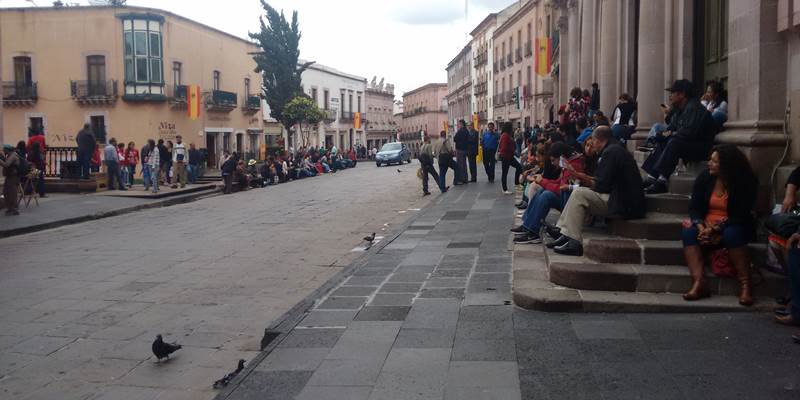 gente esperando 4