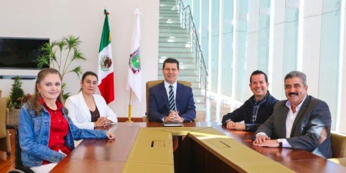 Legisladores electos y el gobernador Legisladores electos y el gobernador