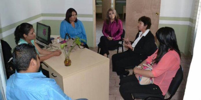 Reunión entre autoridades de Semujer
