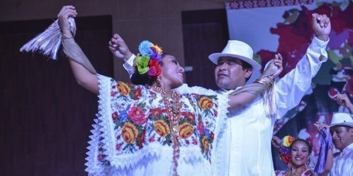Bailarines de Yucatán