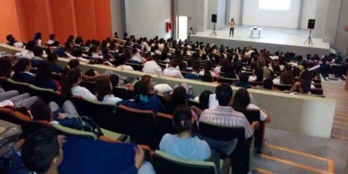 Charla a jóvenes Charla a jóvenes