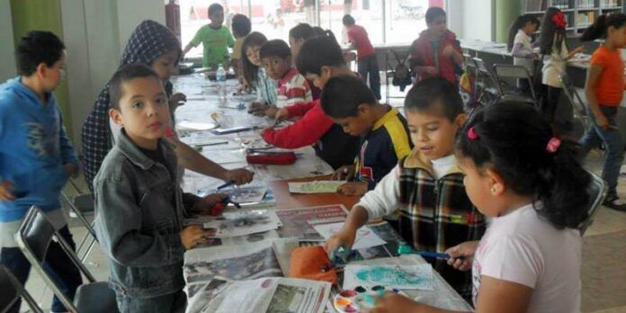 Niños en en cursos de la biblioteca Niños en en cursos de la biblioteca
