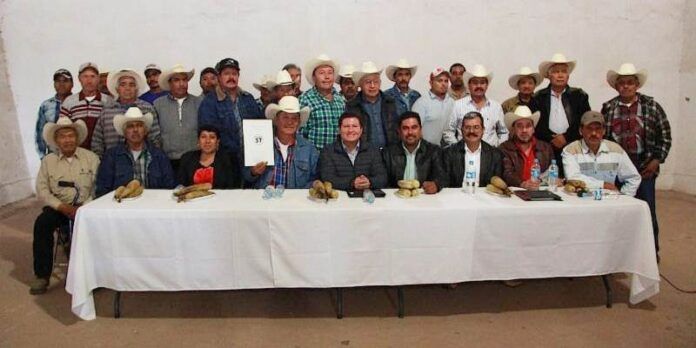 Frijoleros con secretario Frijoleros con secretario