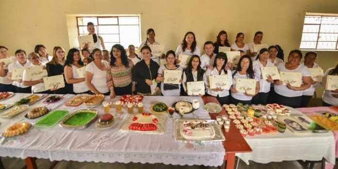 El alcalde clausura cursos El alcalde clausura cursos