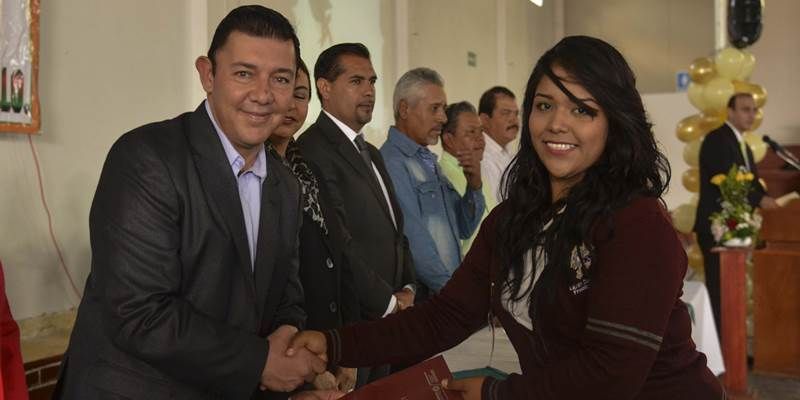 graduacion cecytez 1