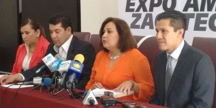 Rodrigo Saucedo, Faviola Rivera y Julio César Nava Rodrigo Saucedo, Faviola Rivera y Julio César Nava