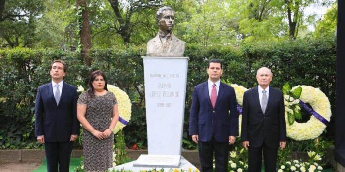 Rinden homenaje Rinden homenaje