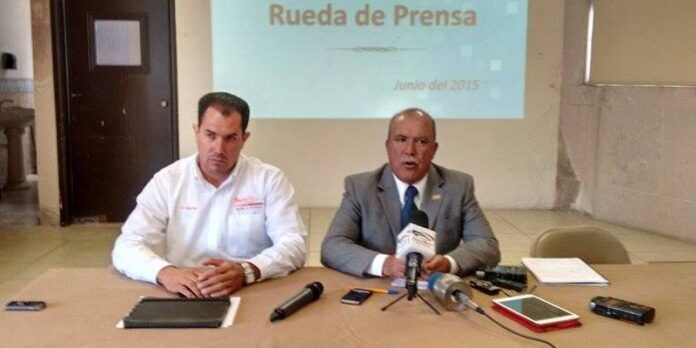 Dirigentes del SNTE en conferencia