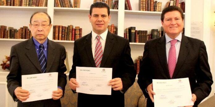 Akira Nakagawa, Miguel Alonso y Adolfo Bonilla