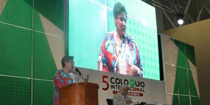Inauguración del Coloquio Inauguración del Coloquio