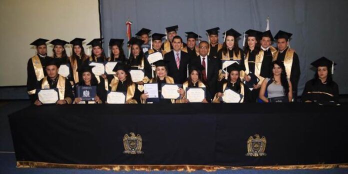 Egresados de Derecho Egresados de Derecho
