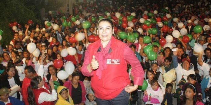 Araceli Guerrero en un cierre de campaña