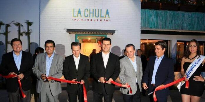 Cortan listón inaugural
