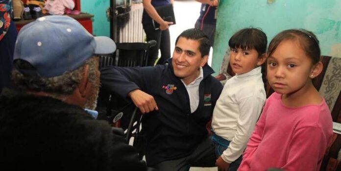 Alcalde visita a beneficiario Alcalde visita a beneficiario